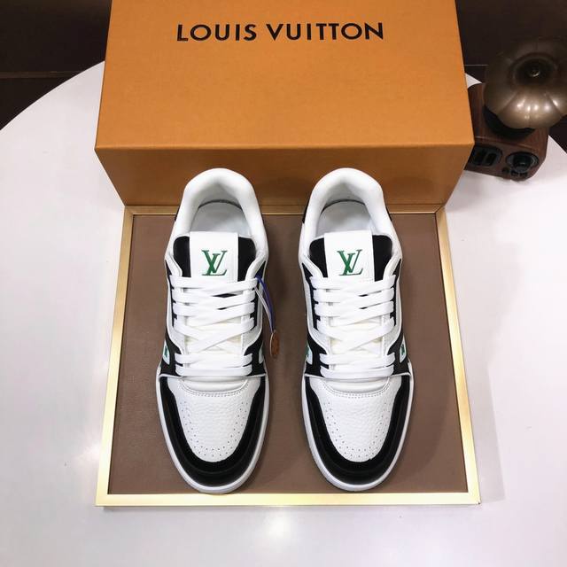 工厂 原版开发 品质出货 欢迎对比 Lv板鞋系列 Lv Trainer Maxi运动鞋将成衣系列的宽松廓形引入virgilabloh笔下的lvtrainer运动