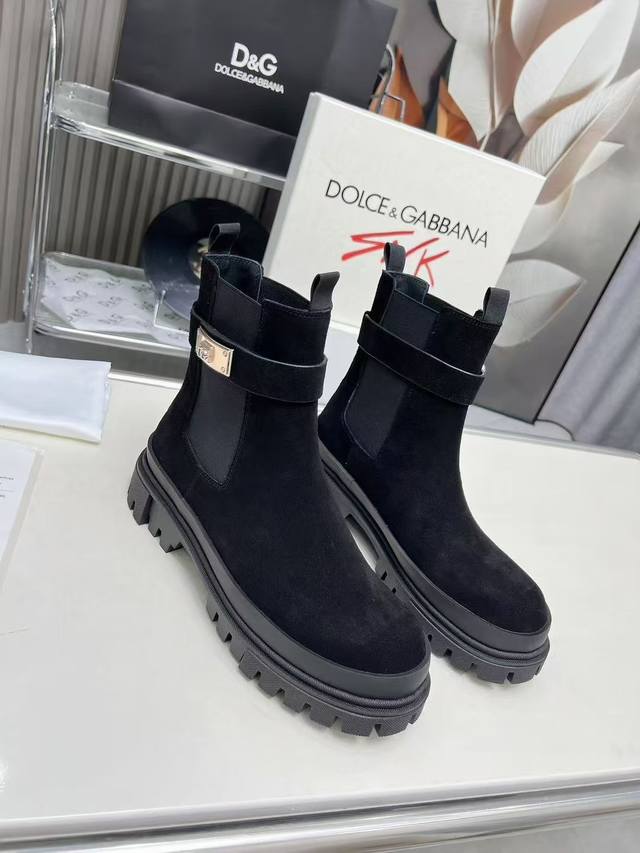 Dg*杜嘉班纳 Size:39-46码 45.46定制不退换Dg 杜嘉班纳 顶级重磅推出2024最新力作秋冬款d&G 厚底德比休闲大头鞋火爆上线，顶级的私人独家