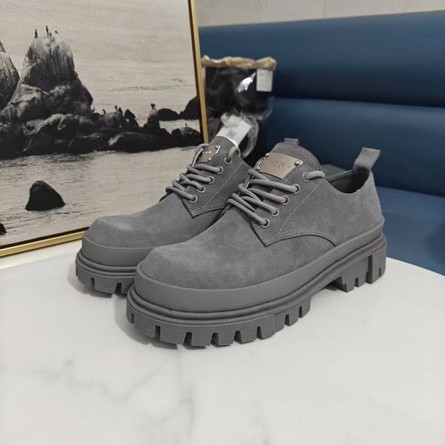 Dg*杜嘉班纳 Size:39-46码 45.46定制不退换Dg 杜嘉班纳 顶级重磅推出2024最新力作秋冬款d&G 厚底德比休闲大头鞋火爆上线，顶级的私人独家