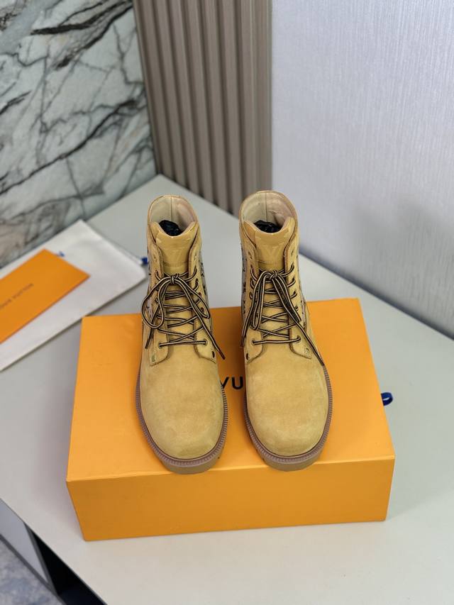 L家 顶级 Size:39-44 38.45可定制 配全套包装Lv高帮靴子系列专柜最新原版正装皮鞋 代购级别 进口头层原版牛皮 开边珠牛皮无内里设计，牛皮垫脚