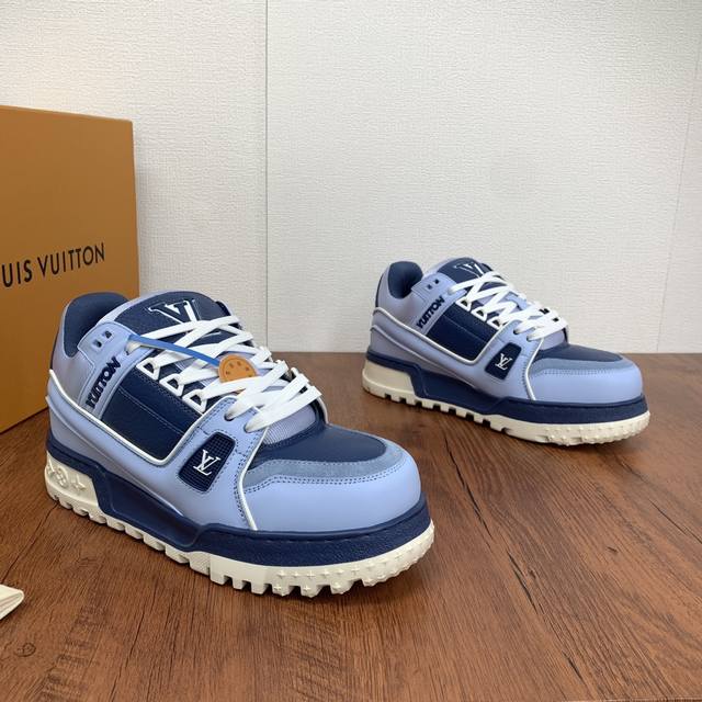 Lv Trainer Maxi男士运动鞋出货 专柜同步最新款首发这几年的 Louis Vuitton Trainer，早已成为年轻人心目中的 潮流圈毕业单品 ，