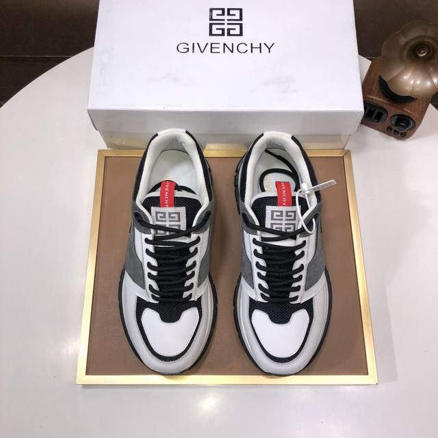 工厂 Givenchy.纪梵希 专柜同步发售鞋面：意大利进口品牌印花布匹 尽显奢华，透气网布内里加上双层组合，脚感舒适，鞋底：原厂特供橡胶发泡大底，轻便，舒适，