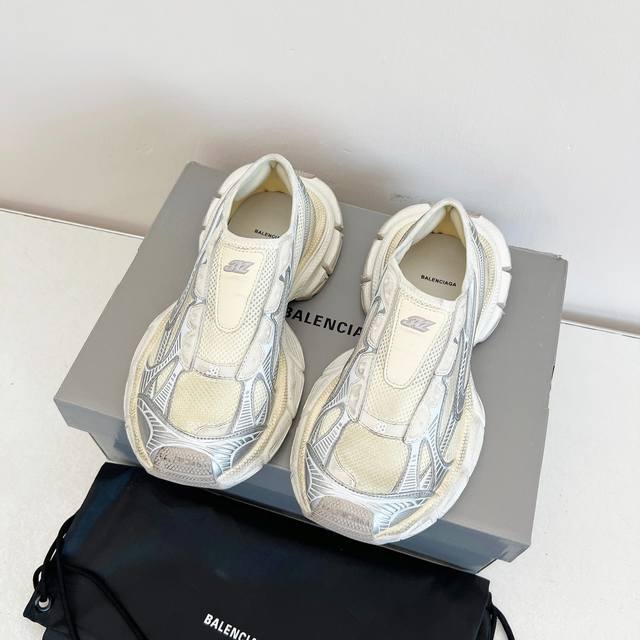 Nice版本 一脚蹬 Balenciaga 官方同步 巴黎世家全新3Xl十代潮流跑鞋 增加全新设计 在延续 Track Trainer 户外轮廓和复杂鞋面结构的