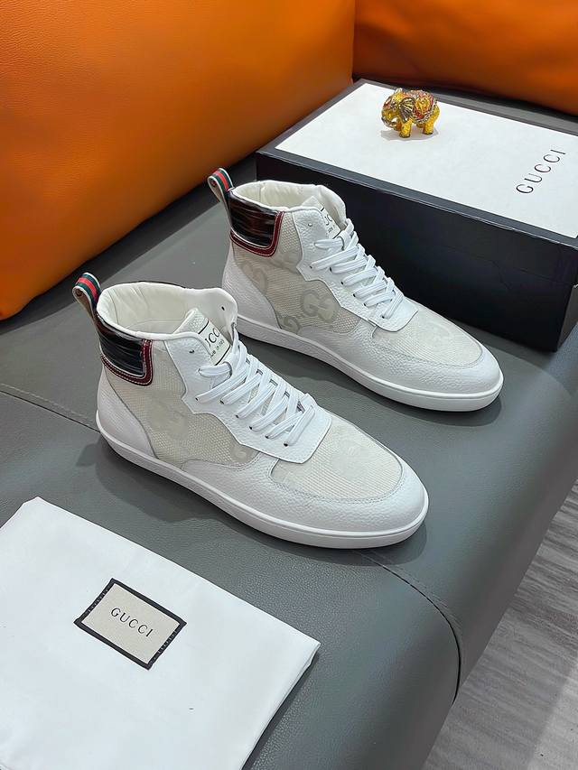 商品名称：Gucci 古驰正规码数: 38-44 高帮鞋商品材料：精选 牛皮鞋面，柔软羊皮 内里；原厂大底