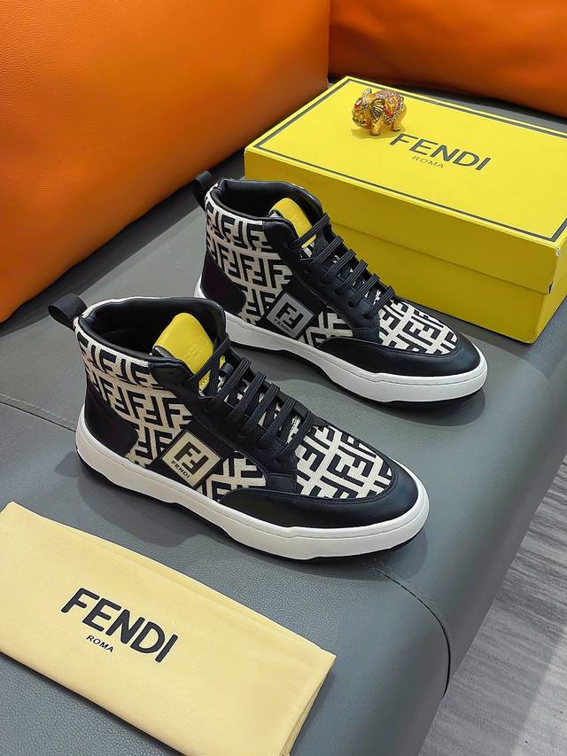 商品名称：Fendi 芬迪正规码数: 38-44 高帮鞋商品材料：精选 牛皮鞋面，柔软羊皮内里；原厂大底