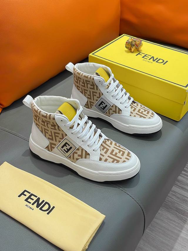 商品名称：Fendi 芬迪正规码数: 38-44 高帮鞋商品材料：精选 牛皮鞋面，柔软羊皮内里；原厂大底