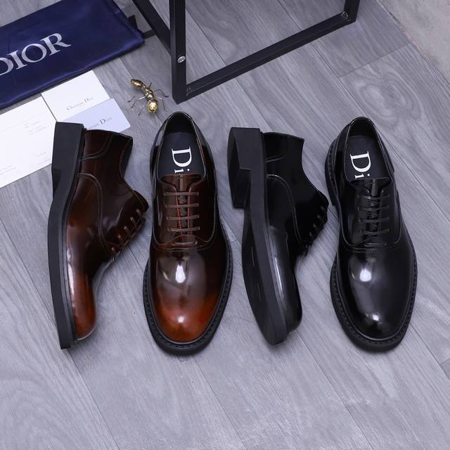 商品商标：Dior 迪奥 正装商务皮鞋正码码数: 38-45商品材料：精选优质珠光牛皮鞋面 牛皮内里 原版大底