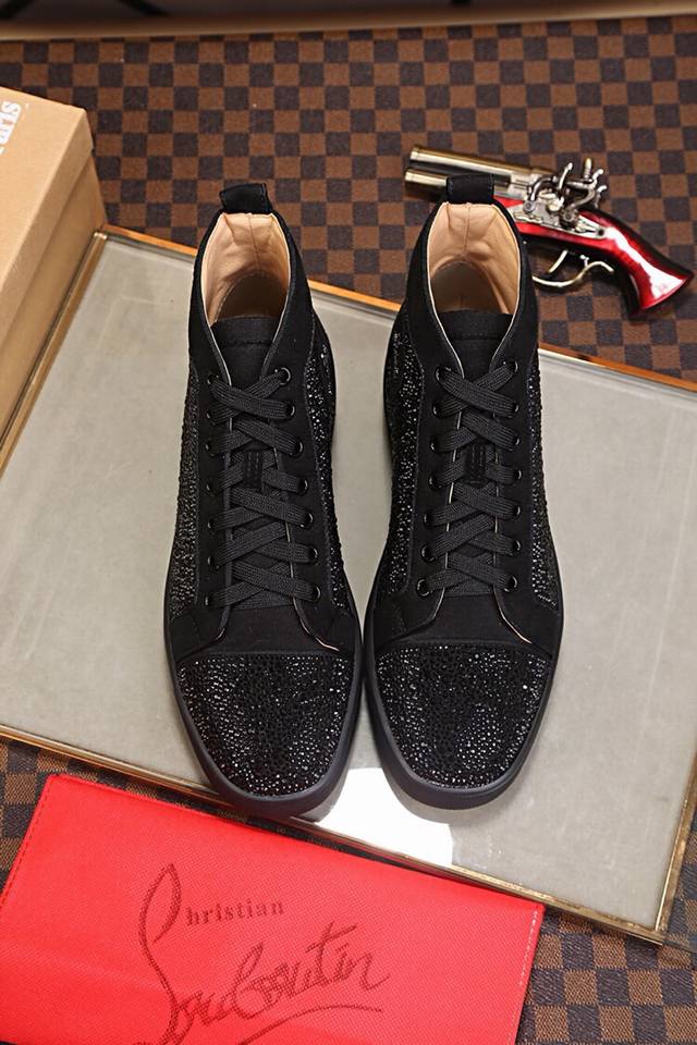 出厂价 Christian Louboutin Cl红底鞋 专柜烫钻系列，高帮情侣休闲板鞋 独家热款发布活动乳胶垫脚成品大底车线女35-40#男38#-46,全