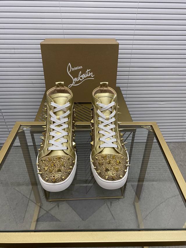 定做款 出厂价 Christian Louboutin Cl红底鞋 专柜系列，情侣休闲板鞋 独家热款发布活动乳胶垫脚成品大底车线女35-40#男38#-46,全