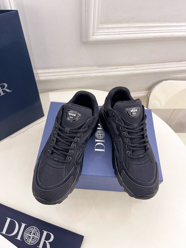 Dior 迪奥 252025 早春新款 顶级版本专柜主打新款 石头岛联名b30系列情侣款休闲鞋 运动鞋 硬货上新代购级别！高级感十足！国内外博主刷爆的一款，复古