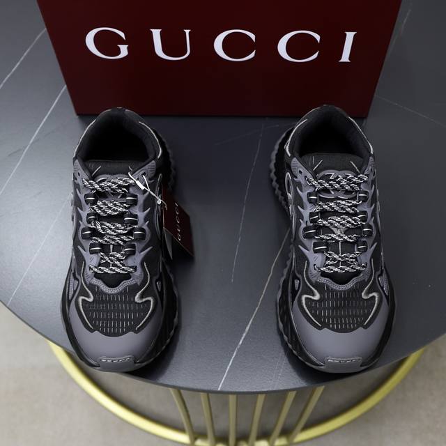 出厂价： Gucci Ripple系列情侣款休闲运动鞋，购入原版精准复.刻！还原细节品质，Gucci Ripple系列运动鞋采用创新缝线工艺制作，打造如水般的流 - 点击图像关闭