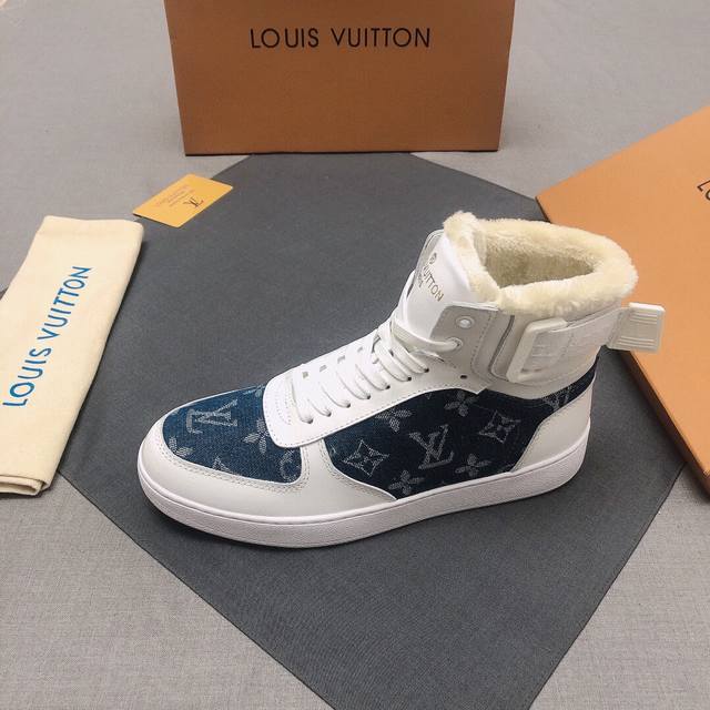 Louis Vuitton 毛里 路易威登官网最新运动休闲靴款，香港专柜同步，官网1：1打造鞋面采用进口优质牛皮搭配原版透气牛仔面料沉稳的色调衬映男士的内敛雅致