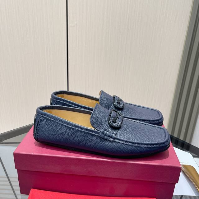 Ferragamo 高端品质头层小牛皮牛皮内里尺码38-45