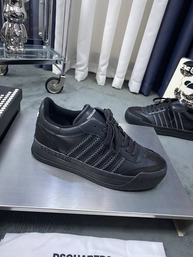 商品商标: Dsquared2 D2次方正码码数: 38-44 45.46定制商品材料: D2秋季新款时尚潮流，采用多种材料制作，羊皮内里和垫脚，系带方式，大底