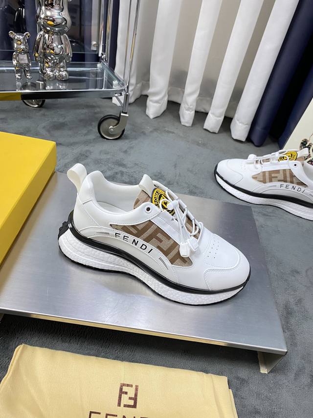 商品商标: Fendi 芬迪 运动鞋正码码数: 38-44 45定做商品材料: 高端品质 原单，高科技飞织纳米面料，透气运动网布内里，原版超轻大底，超高品控 做