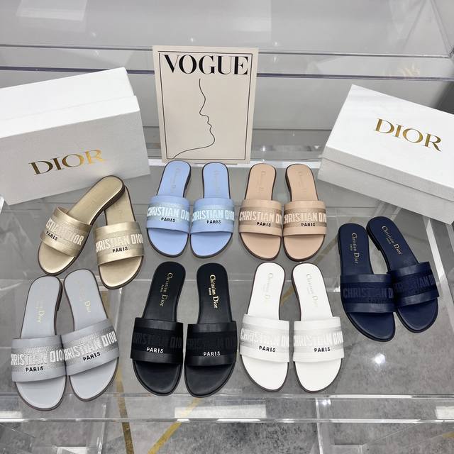 出厂价：迪奥 Dior 2024 春夏新款女鞋 Cd字母刺绣logo平底拼色一字拖鞋 Size：35-42