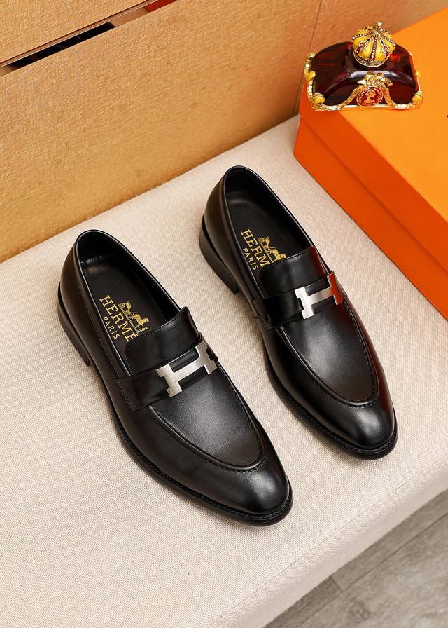 商品商标：Hermes 爱马仕 休闲皮鞋正码码数: 39-44 38.45.46订制商品材料：精选 进口头层小牛皮鞋面+经典五金扣，进口水染牛皮内里 强烈立体视