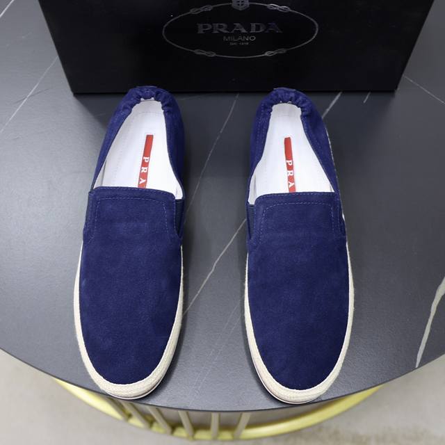 商品商标:Prada 普拉达 休闲鞋正码码数:38-44 45定制商品材料:原版牛皮，羊皮内里原版发泡耐磨柔软大底，休闲运动版 年轻时尚 欧美潮流 英伦风格