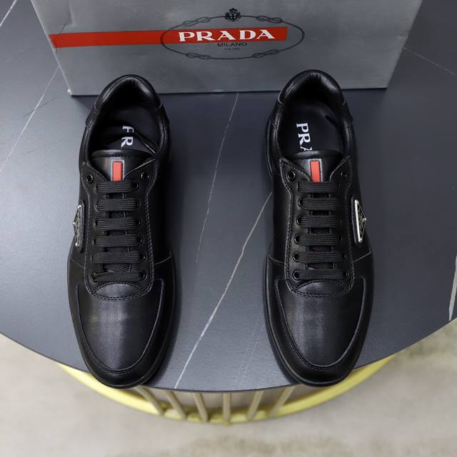 商品商标:Prada 普拉达 休闲鞋正码码数:38-44 45定制商品材料:男鞋高端品牌：官网1：1最新力作：鞋面采用意大利进口原厂牛皮羊皮内里制作，让行走更加