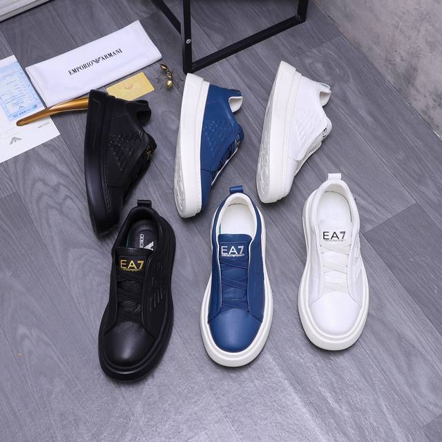 商品商标：Armani 阿玛尼 休闲鞋正码码数: 38-44商品材料：精选牛皮拼接鞋面 牛皮内里 橡胶大底