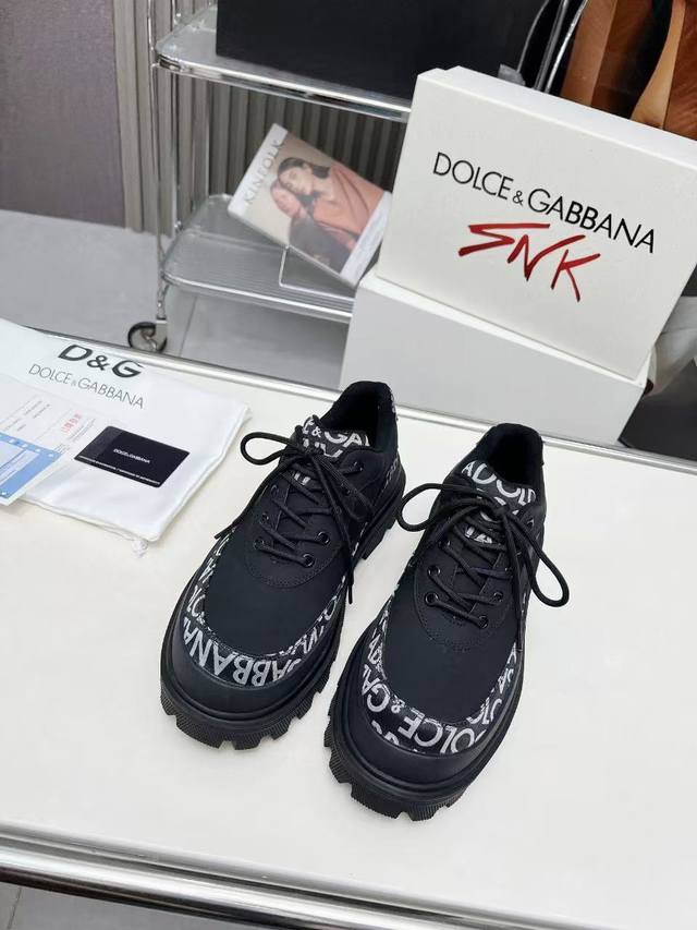 Dg*杜嘉班纳 Size:39-46码 45.46定制不退换Dg 杜嘉班纳 顶级重磅推出2024最新力作秋冬款d&G 厚底德比休闲大头鞋火爆上线，顶级的私人独家