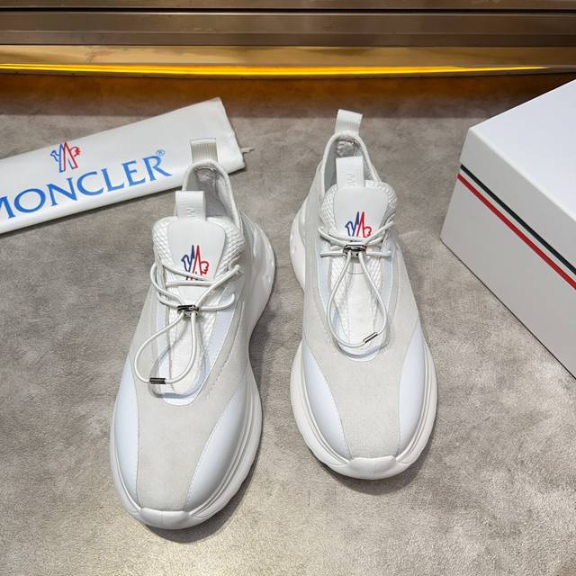 Moncler 顶级 -Size ：39-44 38.45.可订做高端品质 Moncler蒙口男士系带休闲运动鞋，具有舒适防滑性能，采用一体成型进口飞织科技面料