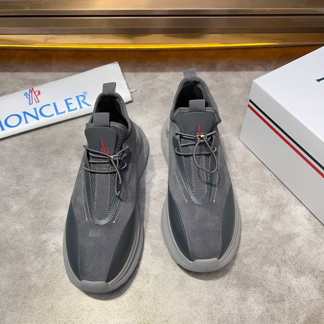 Moncler 顶级 -Size ：39-44 38.45.可订做高端品质 Moncler蒙口男士系带休闲运动鞋，具有舒适防滑性能，采用一体成型进口飞织科技面料