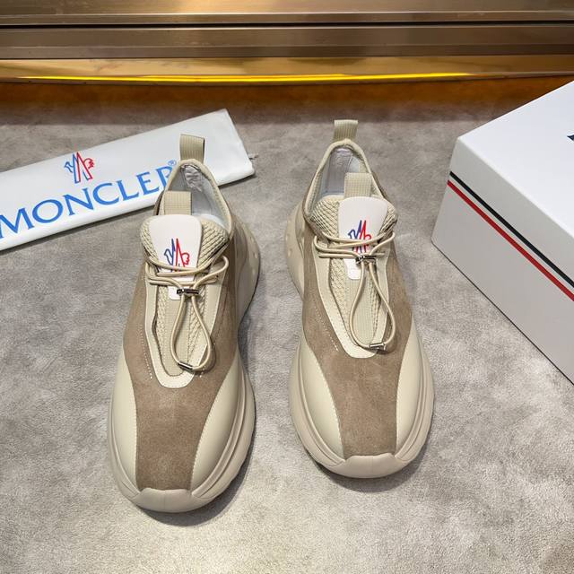 Moncler 顶级 -Size ：39-44 38.45.可订做高端品质 Moncler蒙口男士系带休闲运动鞋，具有舒适防滑性能，采用一体成型进口飞织科技面料