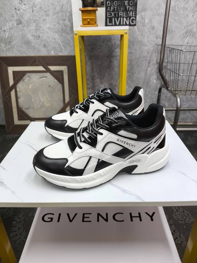 Givenchy 纪梵希 新款 专柜同步 人手一双 不容错过 专柜买版 完全1:1 开模定制顶级版本 原版展示提供对比 让大货做到和原版0区别 实物和图片来见证