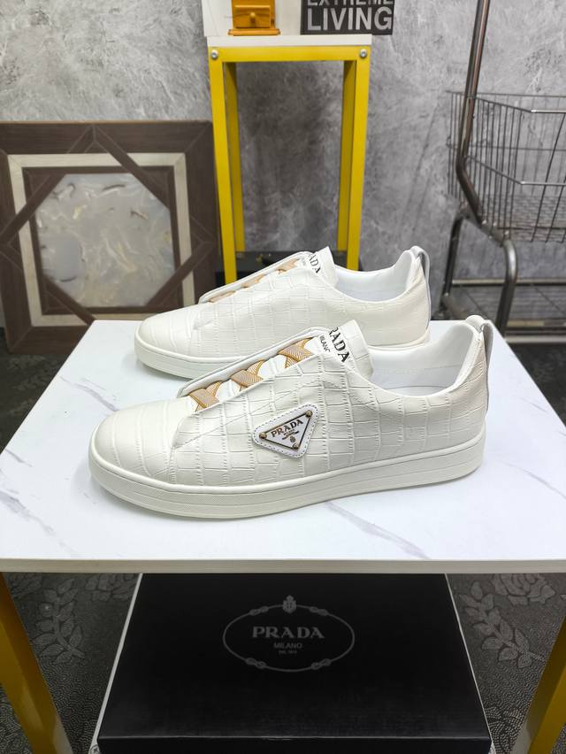 Prada-普拉达 官网同步 专柜品质 欧洲走秀款 鞋面进口原版牛皮面料 简而不凡 奢而不华 此款演绎着恰到好处 真皮内里 羊皮内里 特供大底 尺码 Size