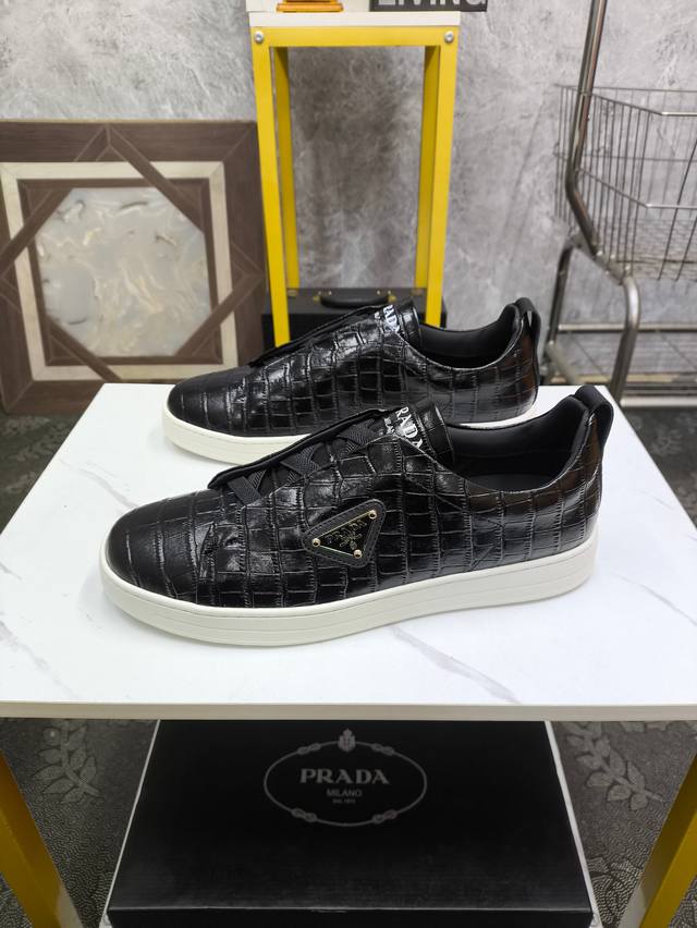 Prada-普拉达 官网同步 专柜品质 欧洲走秀款 鞋面进口原版牛皮面料 简而不凡 奢而不华 此款演绎着恰到好处 真皮内里 羊皮内里 特供大底 尺码 Size