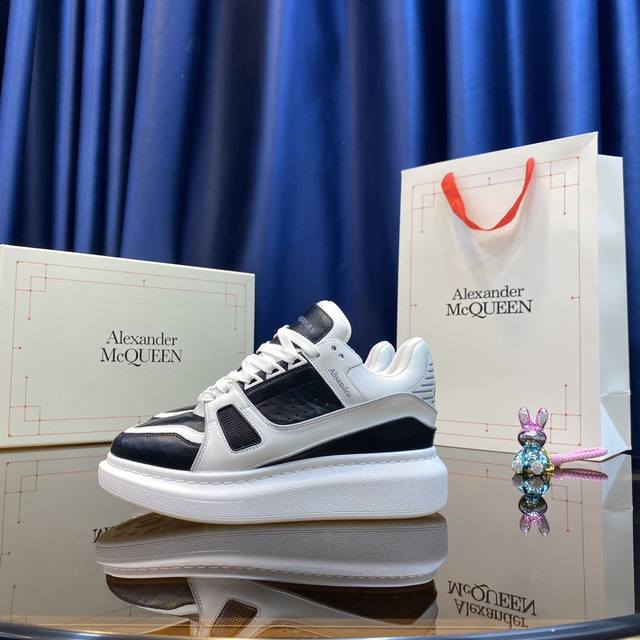 麦昆alexander Mcqueen 情侣款 Size： 女35-40男39-45 女40.男45 订做Lv. 麦昆alexander Mcqueen第一次合