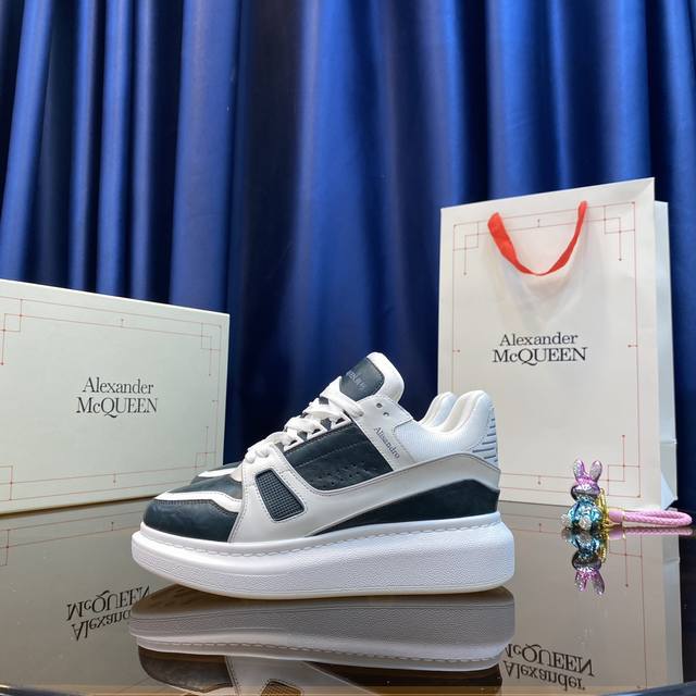 麦昆alexander Mcqueen 情侣款 Size： 女35-40男39-45 女40.男45 订做Lv. 麦昆alexander Mcqueen第一次合