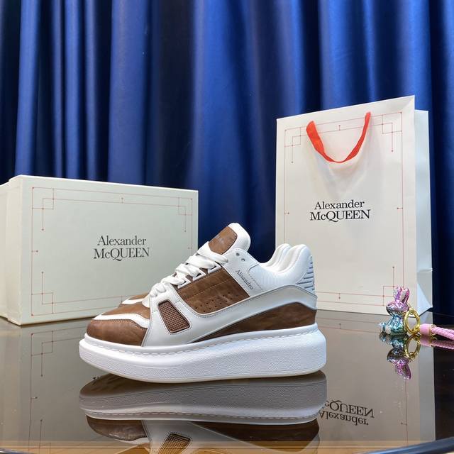 麦昆alexander Mcqueen 情侣款 Size： 女35-40男39-45 女40.男45 订做Lv. 麦昆alexander Mcqueen第一次合