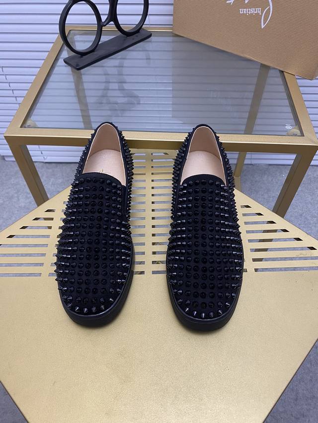 出厂价 Christian Louboutin Cl红底鞋 专柜钉钉系列，高帮情侣休闲板鞋 独家热款发布活动乳胶垫脚成品大底车线女35-40#男38#-46,全