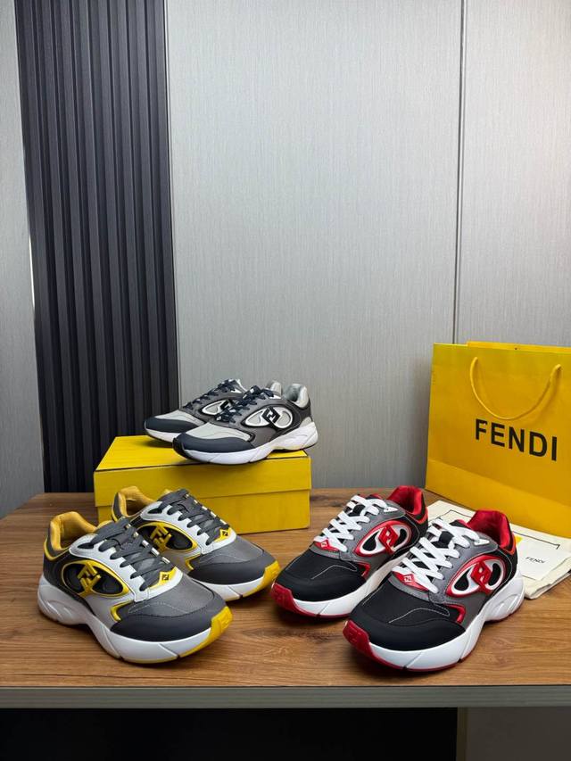 工厂价芬迪 Fendi 男款 官网1:1复刻原版牛皮拼接- 舒适网内里 原版大底 现货供应38-45 45不退换