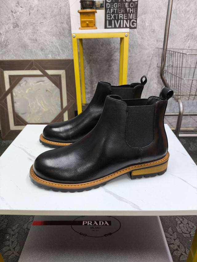 Prada-普拉达 官网同步 专柜品质 欧洲走秀款 鞋面进口原版牛皮面料 简而不凡 奢而不华 此款演绎着恰到好处 真皮内里 羊皮内里 特供大底 尺码 Size