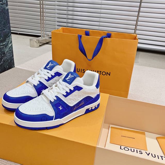 Lv Trainer 系列最新情侣款运动鞋品质再次升级、细节超赞简直不要太好看！官网开售十分钟立刻抢光光的款｜原版开发｜品质市面顶级先出男码、后出女码鞋面市面顶