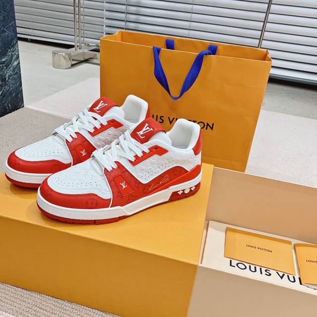 Lv Trainer 系列最新情侣款运动鞋品质再次升级、细节超赞简直不要太好看！官网开售十分钟立刻抢光光的款｜原版开发｜品质市面顶级先出男码、后出女码鞋面市面顶