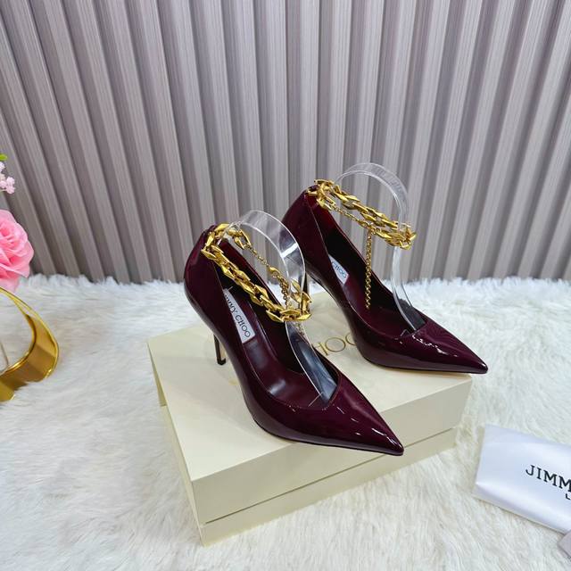 出厂Jimmy Choo 吉米周是一个非常全面之尊贵时尚生活品牌， 香港,美国等大时尚博主及明星的同款表带女士高跟，中跟，平跟后空凉鞋系列澳大利亚尖头 圆头，方