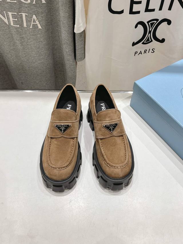 高版本出厂Prada* 普拉达ss25New Arrival～P家2025Ss新品三角扣单鞋乐福鞋 顶级品质...经典三角标，经典鞋型，可以给予满眼的爱意 超级