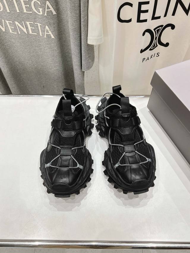 高版本出厂 男码+20Balenciag*巴黎世家25Ss早春最新爆款刘昊然走秀同款，Sneaker情侣运动老爹鞋系列原版购入开发，一比一做货，新款浓浓的机能风