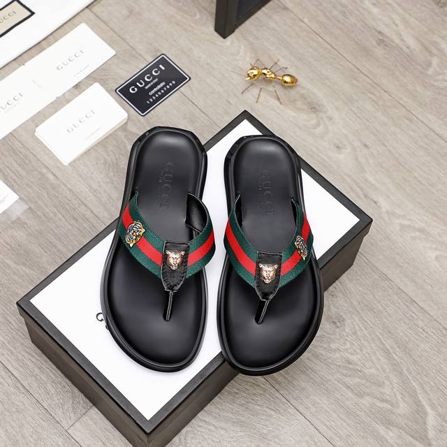 工厂价 Gucci 古驰 新款休闲拖鞋，官网1:1、高品质 完美做工 透射出一种尊贵奢华，高端超凡工艺中升华其奢侈定义 码数；38-44 大量现货