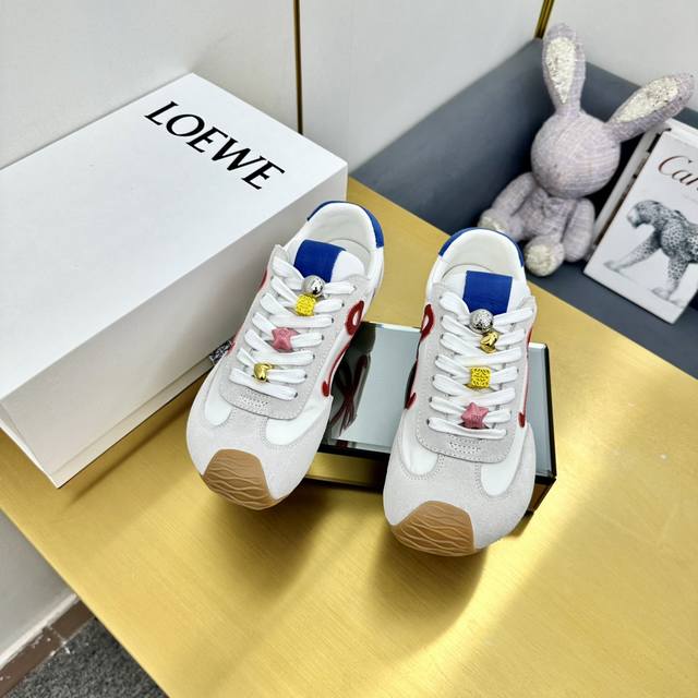 出厂价彩扣 王一博同款2025早春爆款loewe罗意威ballet Runner2.0运动鞋德训鞋情侣鞋全新配色复古系列跑鞋进口头层牛皮注塑logo工艺，尼龙防