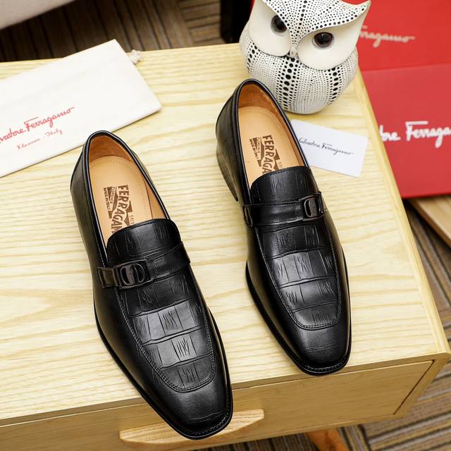 工厂价 Ferragamo 菲拉格慕 爆款时尚休闲鞋官网专柜1:1制作，原版开模好质量看得见，进口高端头层牛皮，水染皮内里纹路很清优质防水防滑耐磨大底高品质低价