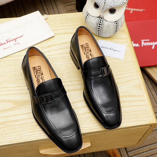 工厂价 Ferragamo 菲拉格慕 爆款时尚休闲鞋官网专柜1:1制作，原版开模好质量看得见，进口高端头层牛皮，水染皮内里纹路很清优质防水防滑耐磨大底高品质低价