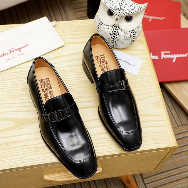 工厂价 Ferragamo 菲拉格慕 爆款时尚休闲鞋官网专柜1:1制作，原版开模好质量看得见，进口高端头层牛皮，水染皮内里纹路很清优质防水防滑耐磨大底高品质低价