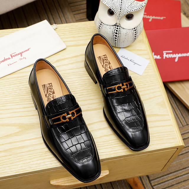 工厂价 Ferragamo 菲拉格慕 爆款时尚休闲鞋官网专柜1:1制作，原版开模好质量看得见，进口高端头层牛皮，水染皮内里纹路很清优质防水防滑耐磨大底高品质低价