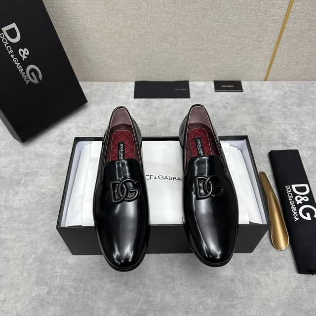 D&G 杜嘉-班纳 Dolce&Gabban* 男士正装鞋履， 官方售价 Rmb ,900 男士乐福鞋皮鞋 风格优雅考究，鞋面饰d-G Logo 字母造型徽标加