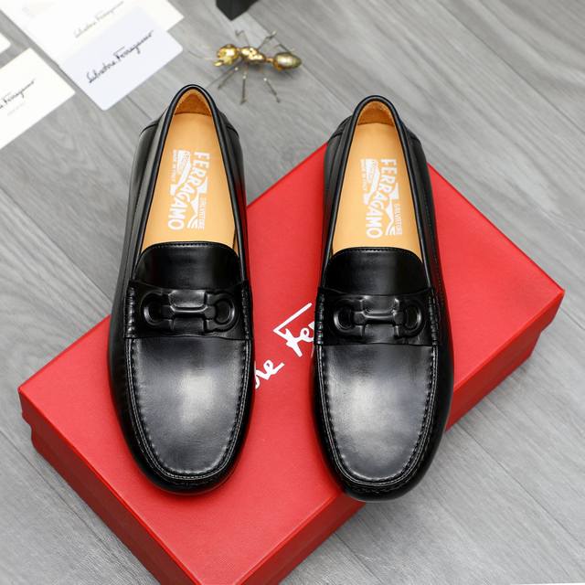 商品商标：Ferragamo 菲拉格慕 套脚休闲鞋正码码数: 39-44 38.45定做不退换商品材料：精选 牛皮鞋面 牛皮内里 豆豆大底